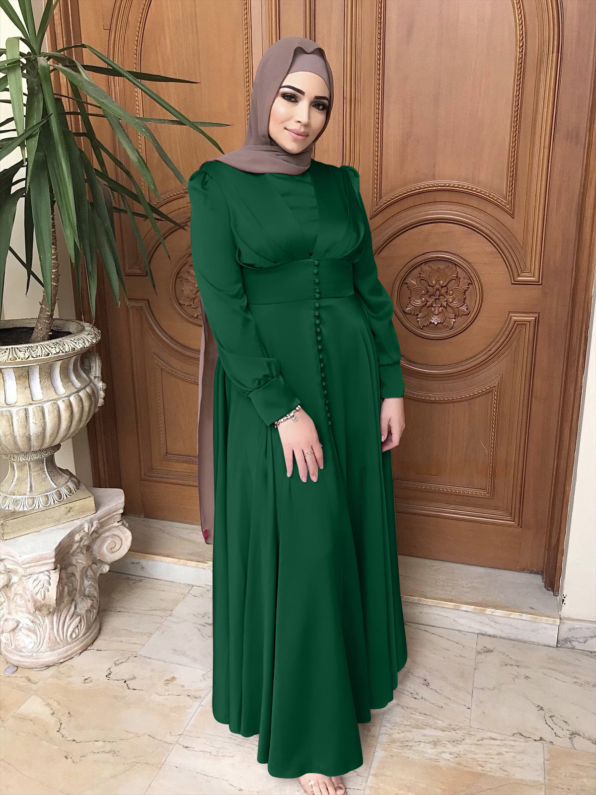 Modern Beaded Muslim Abayas for Summer: Style & Elegance