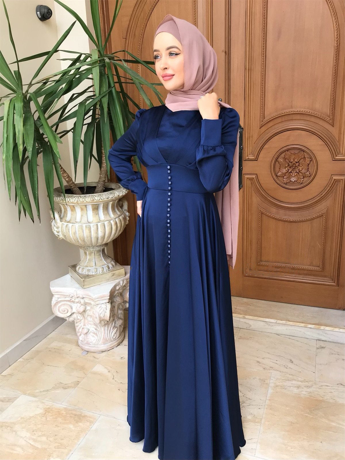 Modern Beaded Muslim Abayas for Summer: Style & Elegance